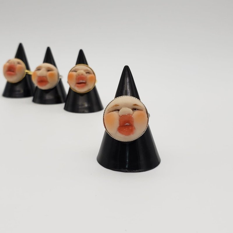 可爱怪脸 软陶戒指 - 戒指 - 陶 银色