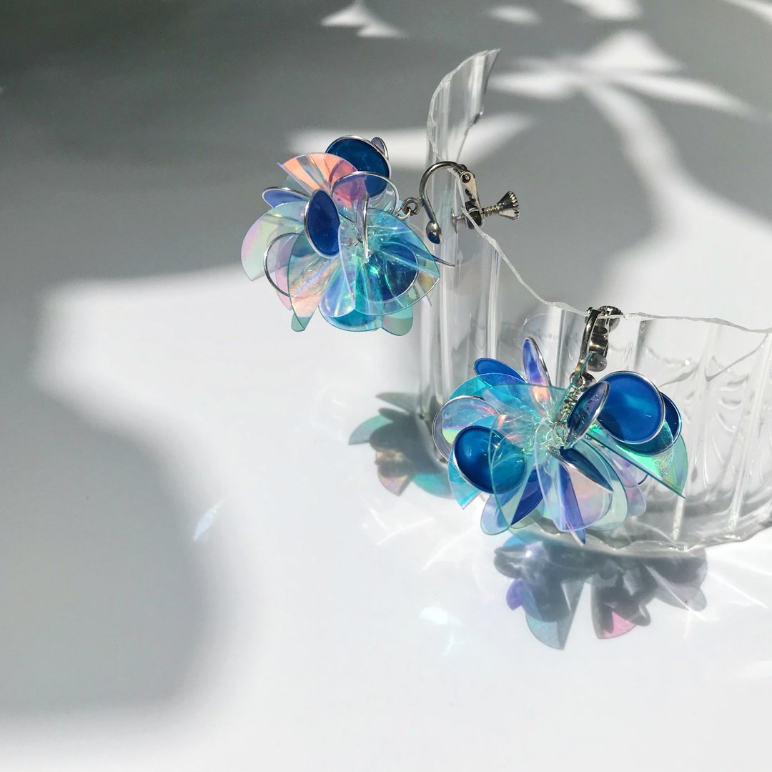 <绣球花.蓝款>造型手工设计树脂耳环/earring/accessories - 耳环/耳夹 - 其他材质 蓝色