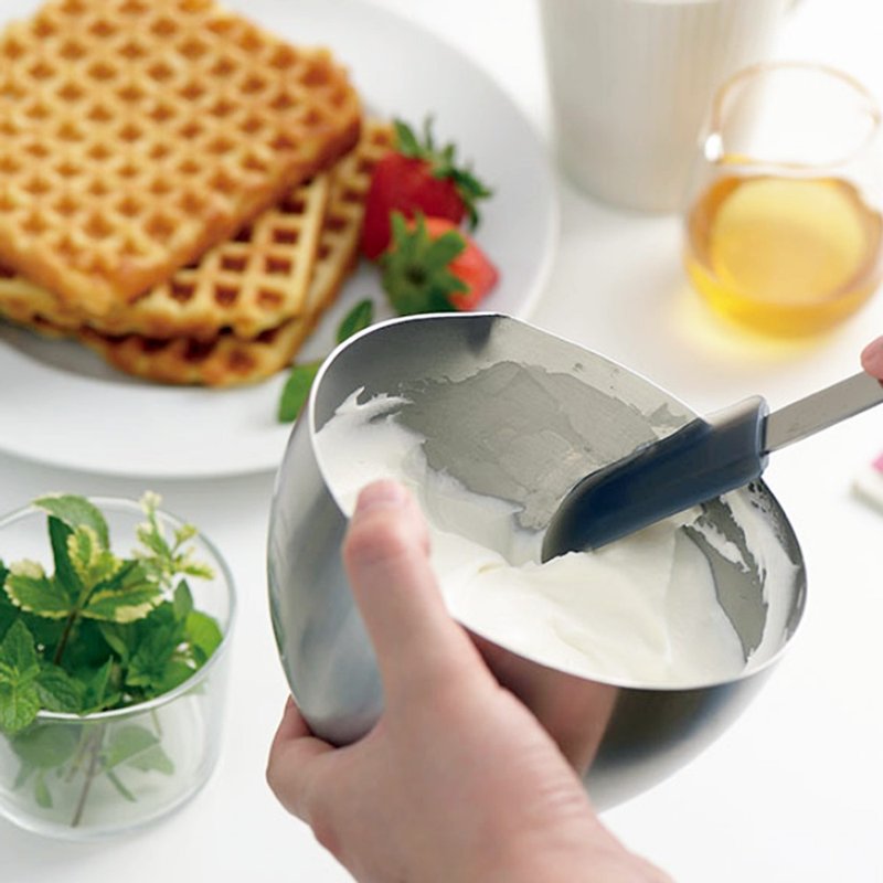 家事问屋日本制304不锈钢耐热抹刀20cm - 厨房用具 - 树脂 黑色