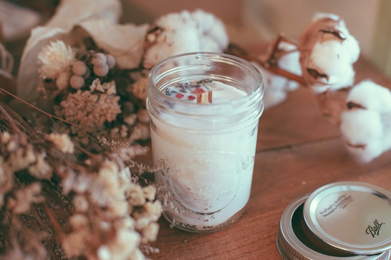 干燥花精油蜡烛#2-雪松与迷迭香 - 蜡烛/烛台 - 玻璃 紫色