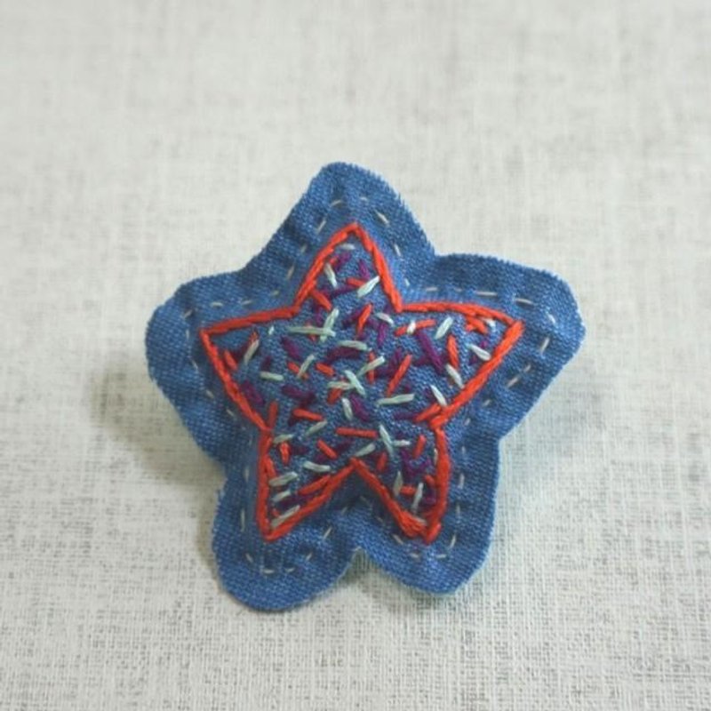 手工刺绣胸针 - 星星 - 胸针 - 绣线 橘色