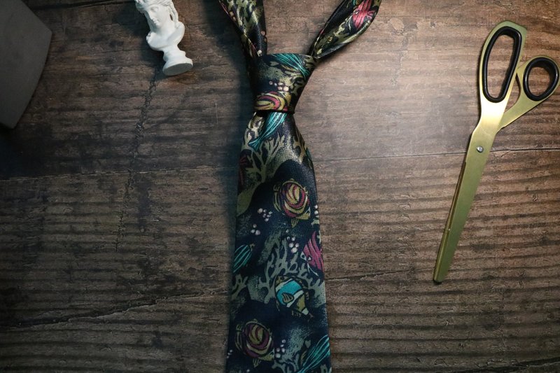 墨绿色系神仙鱼图纹领带海底世界真丝necktie - 领带/领带夹 - 丝．绢 绿色