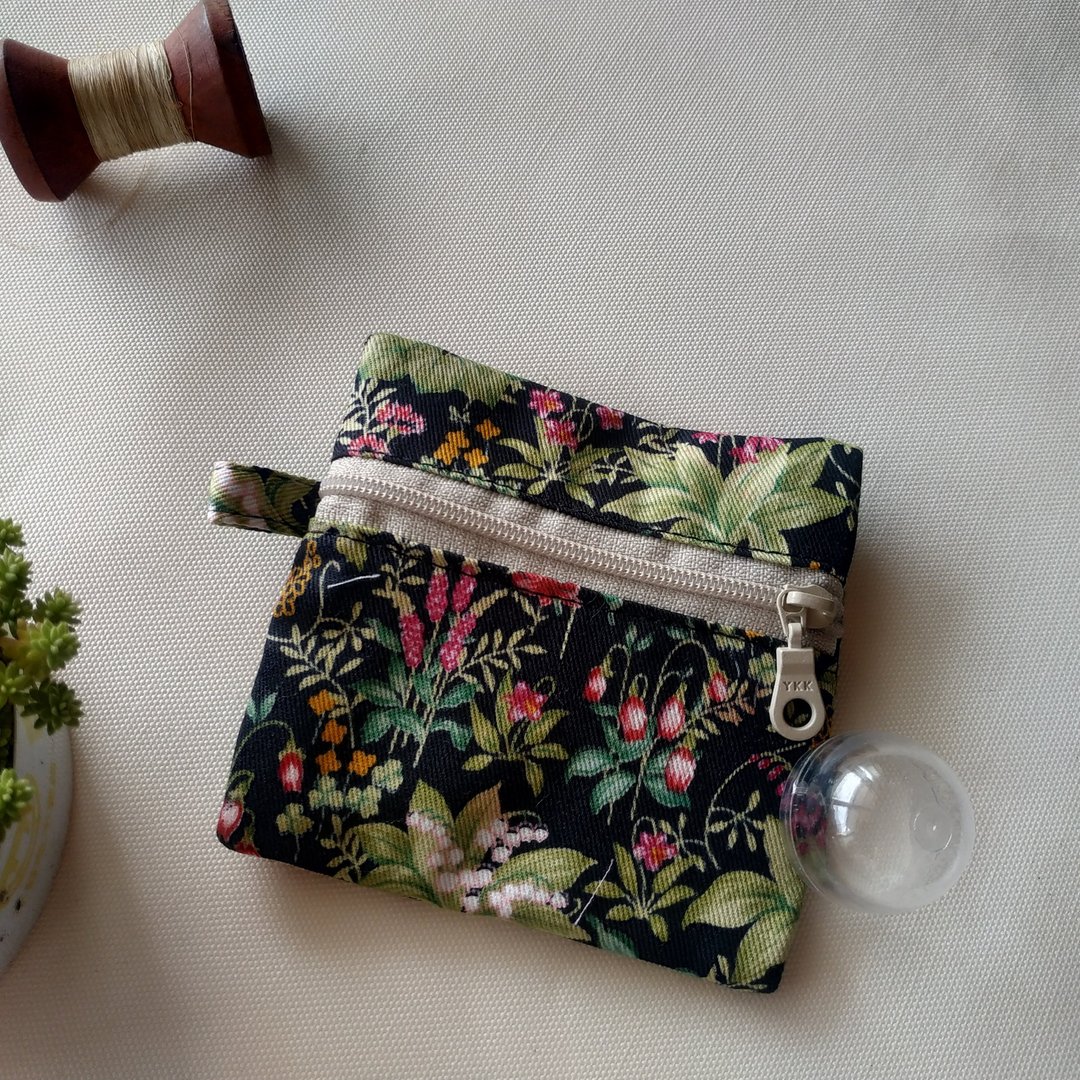 夏日出清商品小方干 零钱包 卡片夹  好多花 - 零钱包 - 棉 黑色