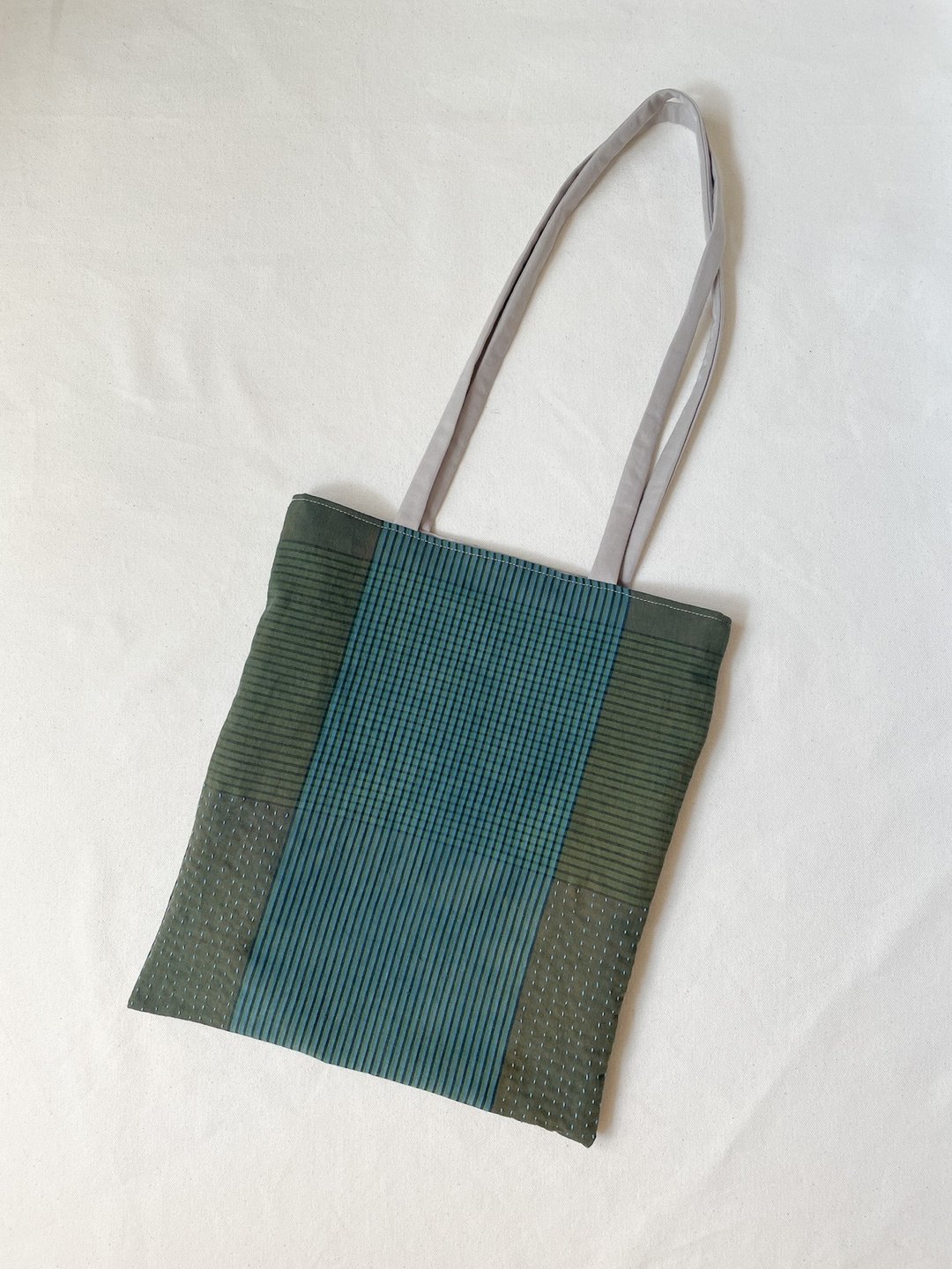 日本制 蓝染 刺し子 古布使用 Japanblue sashiko Tote BAG 棉质托特包 (有日晒痕迹) - 手提包/手提袋 - 棉 蓝色