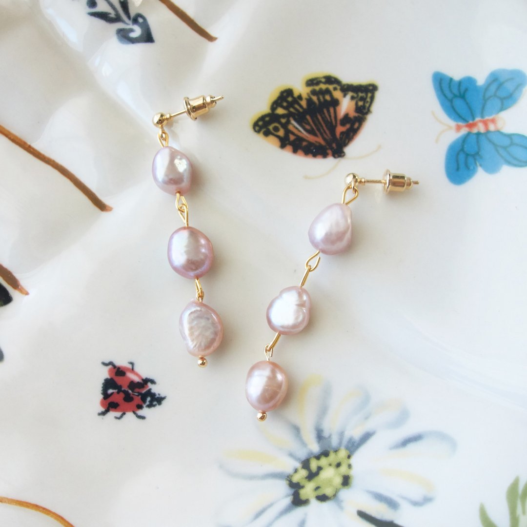 Drop earrings with purple freshwater pearl - 耳环/耳夹 - 珍珠 紫色