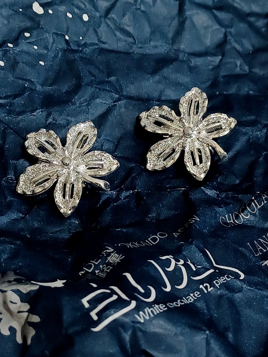 vintage jewelry SARAH COV 亮银花卉夹式耳环 - 耳环/耳夹 - 其他金属 