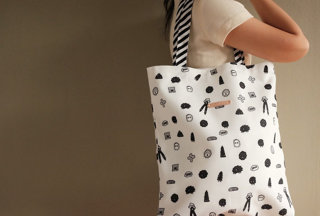 Tote bag : HELLO MONSTER - 手提包/手提袋 - 聚酯纤维 黑色