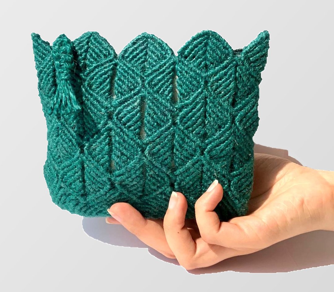 Jute macrame purse Zippered green wallet Wicker cosmetic pouch bag - 化妆包/杂物包 - 棉．麻 绿色