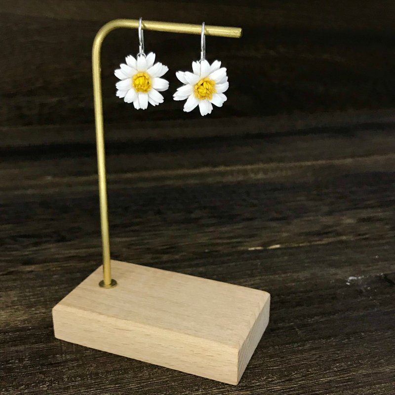 迷你皮革雏菊耳环│纯银耳鈎│耳针│镀银耳夹款式【花】 - 耳环/耳夹 - 真皮 白色