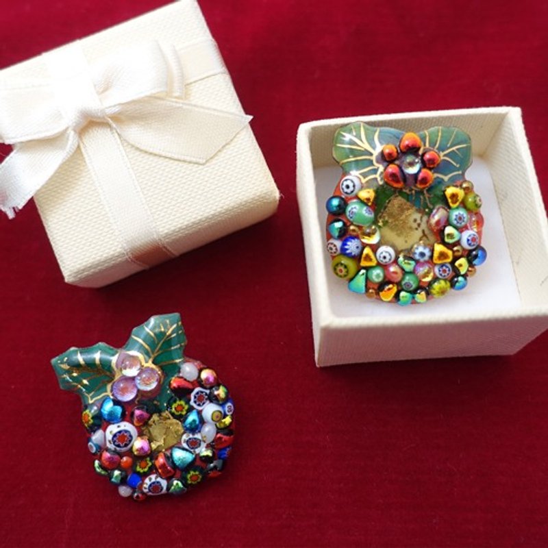 圣诞花圈七宝烧胸针 2020 - 徽章/别针 - 其他金属 红色