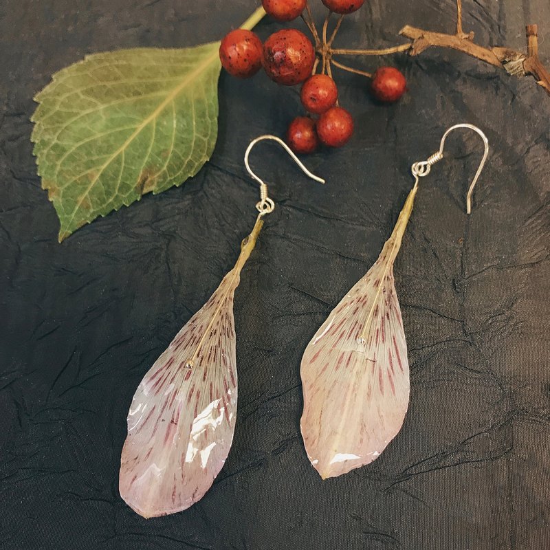 真花饰品。. * 粉色小百合花瓣耳环。. * 人手制作 可转夹式 - 耳环/耳夹 - 植物．花 粉红色