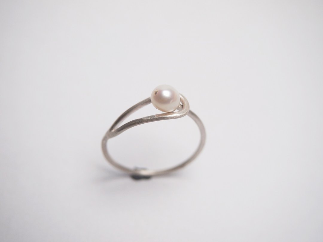 【Pearl 系列】#a99 细圈珍珠戒指戒 (14 号)/ 925 银/ 手工礼物 - 戒指 - 银 银色
