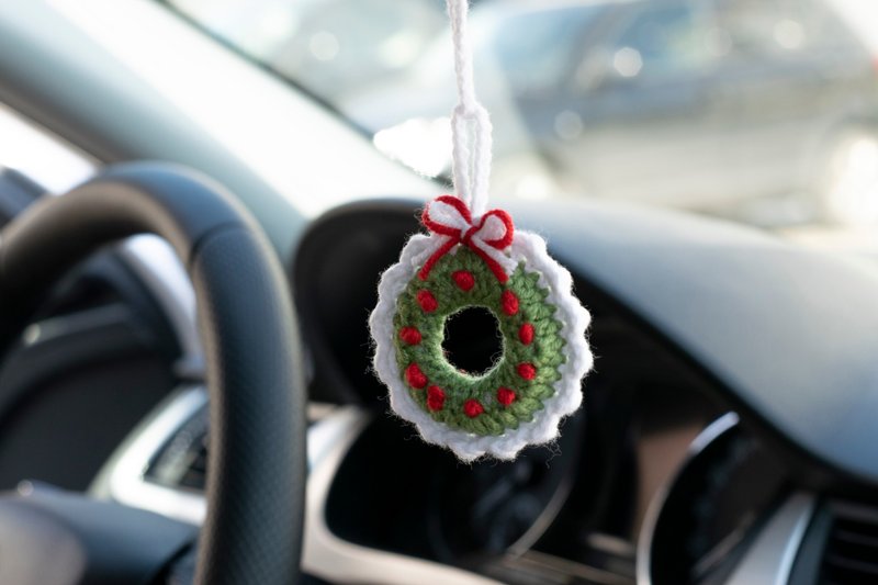 Christmas wreath car accessory, decor rear view mirror charm, 平安車掛, 针织玩具 汽車用品 - 吊饰 - 棉．麻 红色