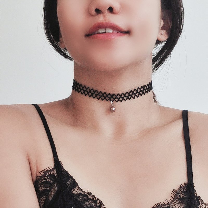 黑珍珠与菱形窗花蕾丝choker - 颈链 - 棉 黑色