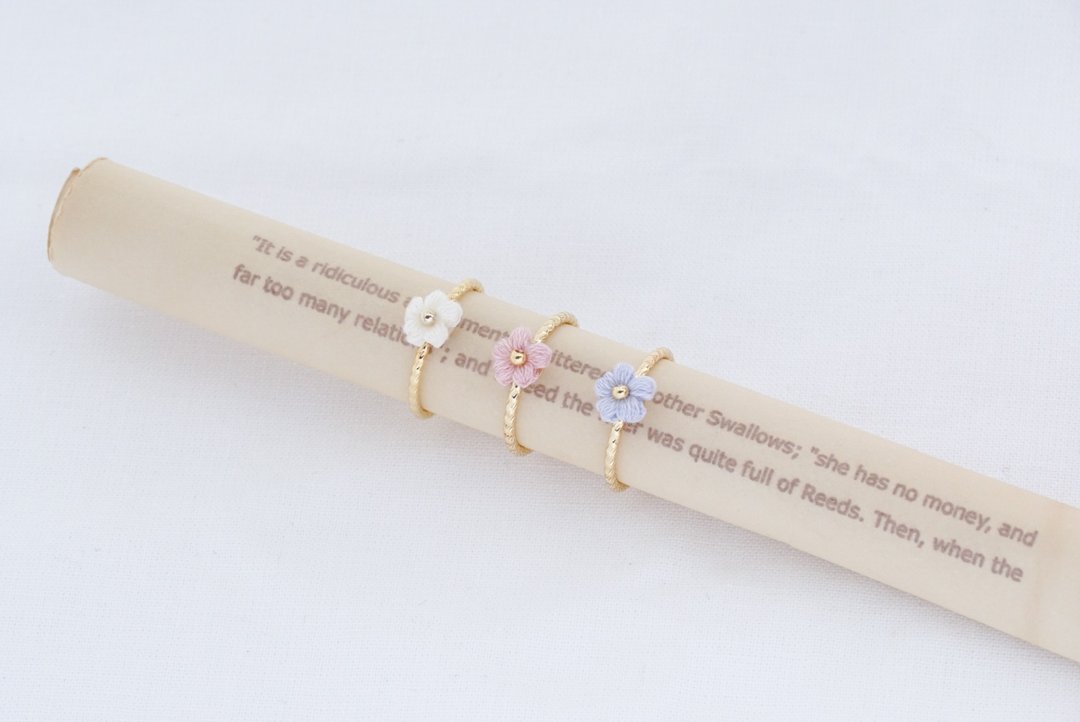 Embroidery thread crochet ring - 戒指 - 绣线 白色