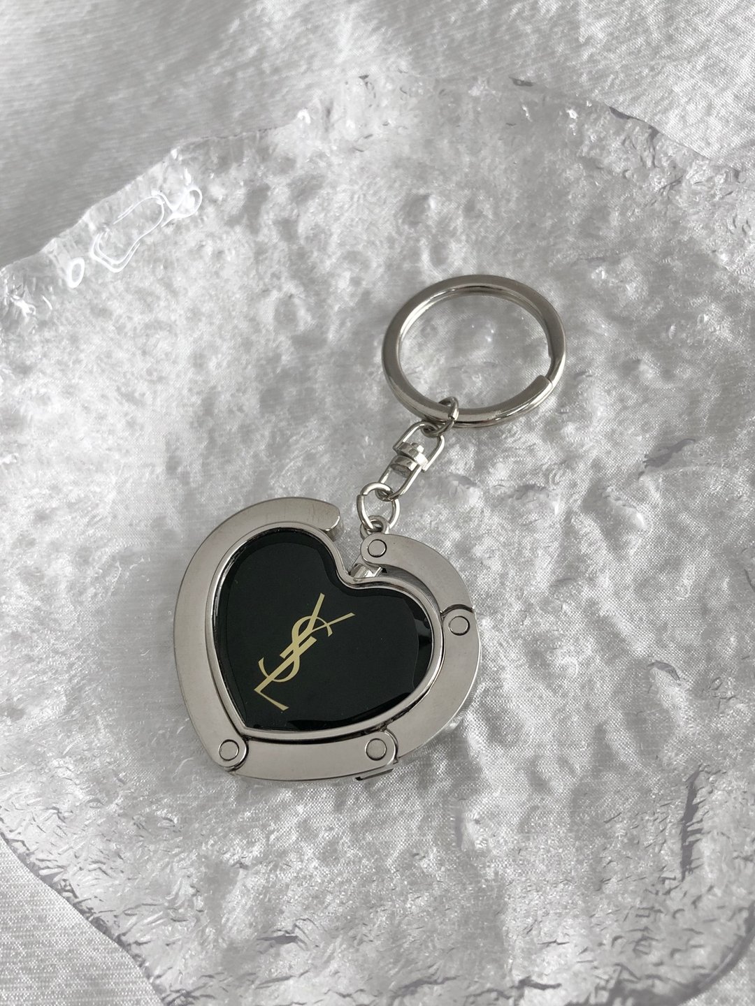 【日本直送 名牌中古包】Yves Saint Laurent 伊夫圣罗兰 吊饰 银色 黑色 YSL 包包挂饰 ykiwci - 吊饰 - 其他材质 银色