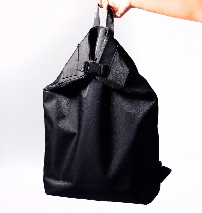 AM0000 ||| 限量版 光纤光泽simple back  2 LOOK 后背包 （最后1个) - 后背包/双肩包 - 防水材质 黑色