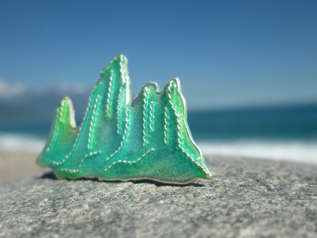 ▓░ 银 / Ying / 戒 / Chieh / ▓░  〈山〉掐丝珐琅999纯银戒指 Fine Cloisonne Enamel on 999 Fine Silver Ring - 戒指 - 珐琅 绿色