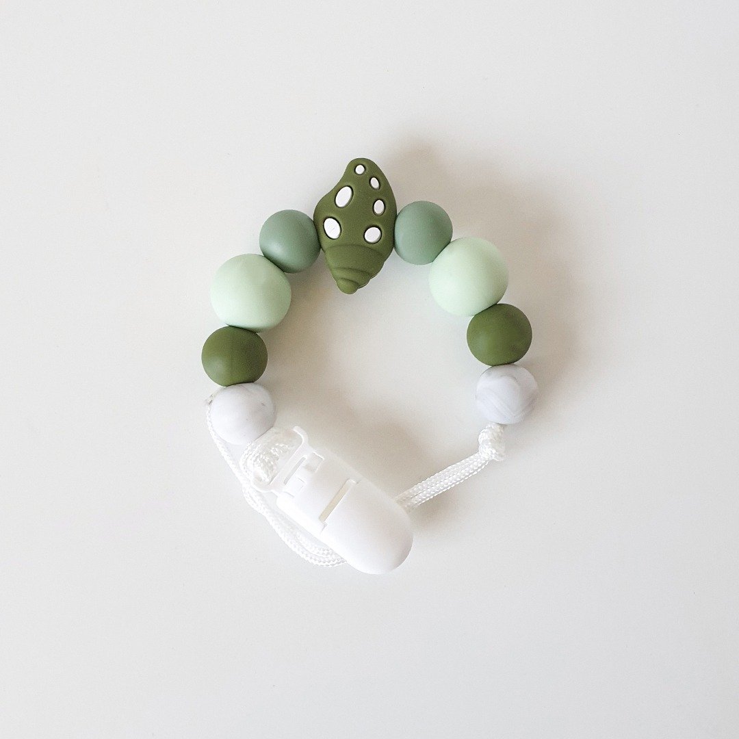 墨绿贝壳 奶嘴链夹 / 定制化奶嘴链 可套香草奶嘴(27cm) - 玩具/玩偶 - 其他材质 