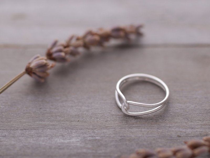 ni.kou 纯银 环绕交错 单戒 女戒 尾戒 - 戒指 - 其他金属 