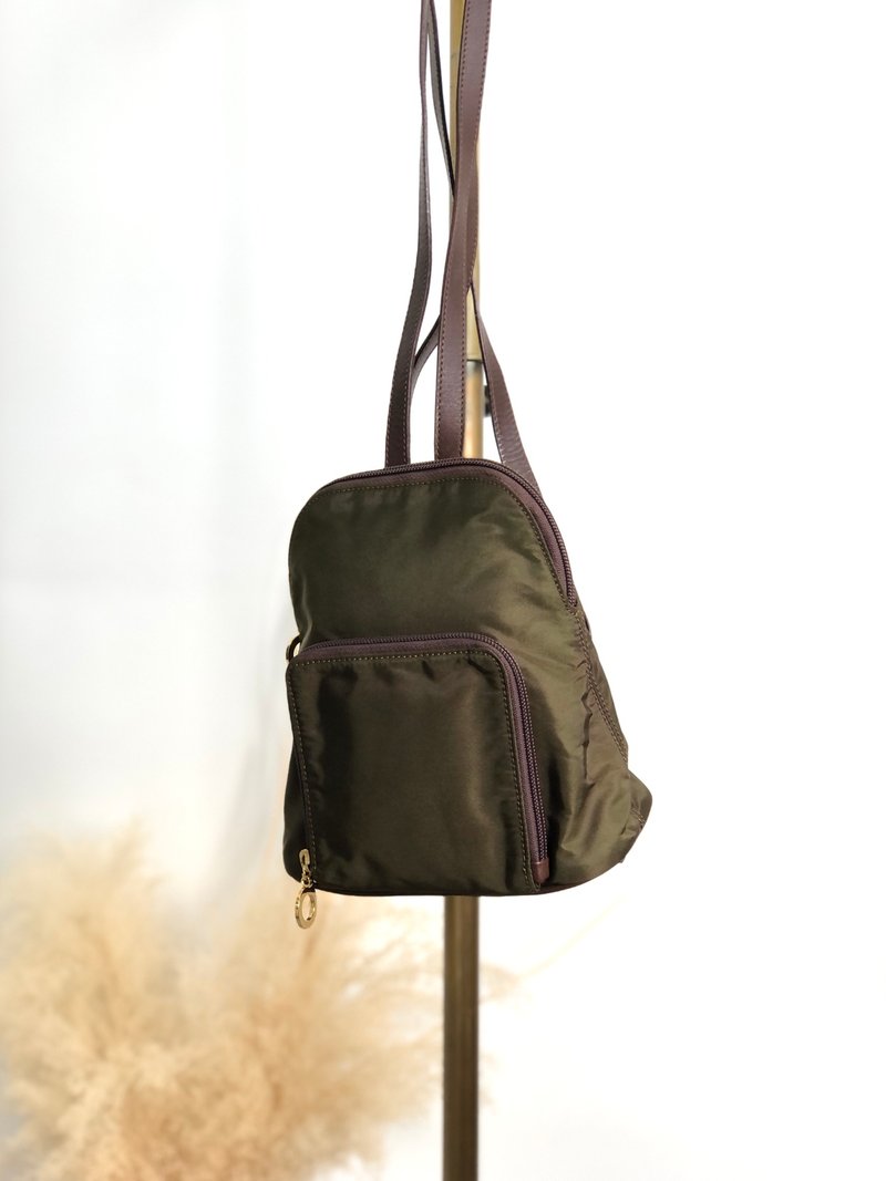 【 VintageShop solo 日本直送中古包专卖店 】CELINE  સリーヌ 后背包 绿色 圆形Logo 尼龙 复古后背包 vintage 古着 yubkrm - 后背包/双肩包 - 尼龙 卡其色