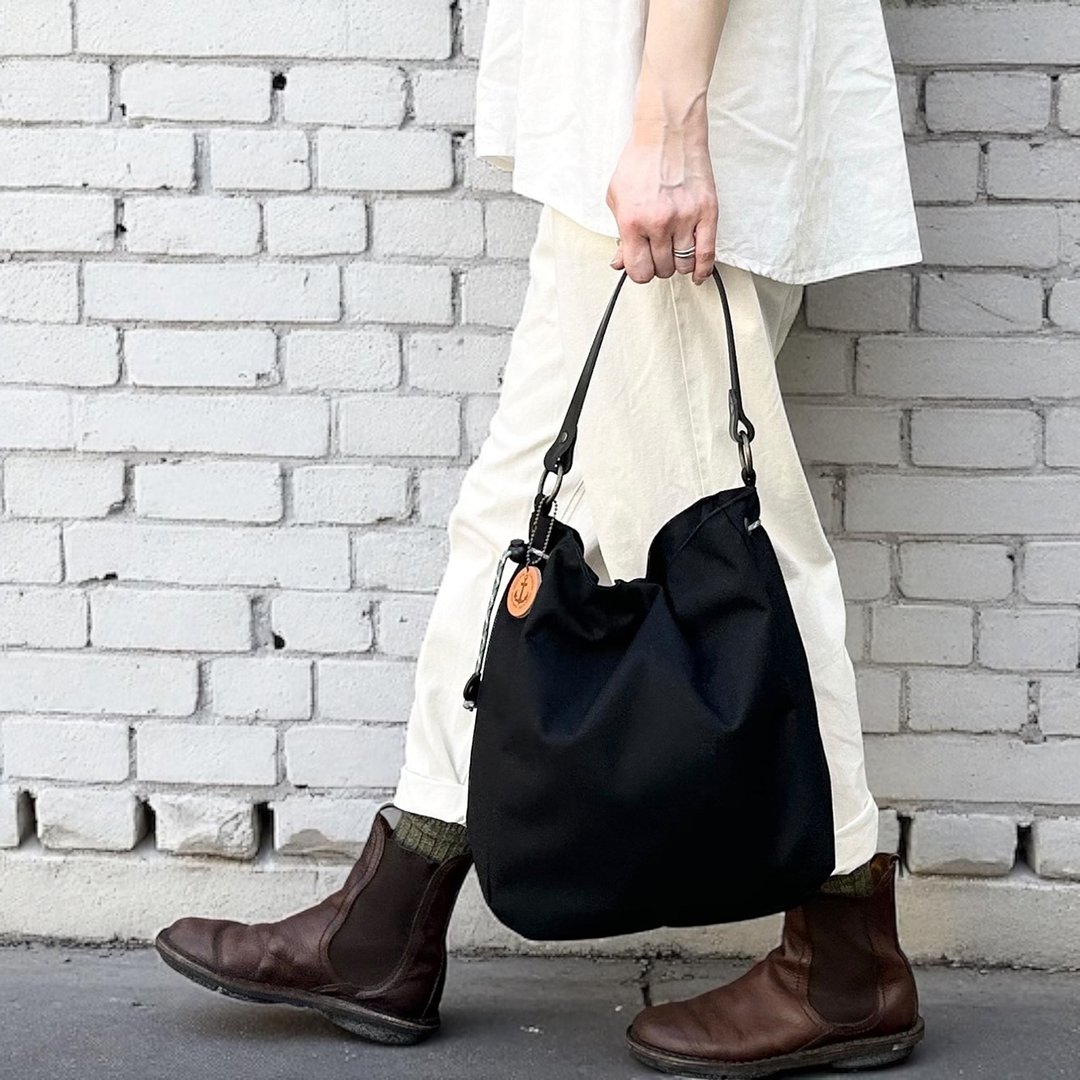 BALON 黑色 × 黑色 CORDURA 泼水尼龙材质 半月形单肩包 - 侧背包/斜挎包 - 尼龙 黑色