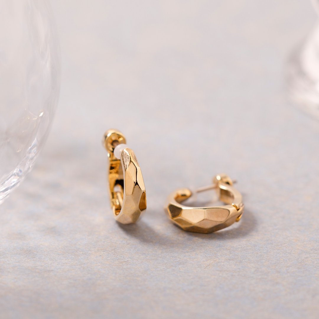 【Pinkoi独家商品】circle-sparkle 光滑耳环 金色 无镍光滑耳环 圆圈耳环 镀金 - 耳环/耳夹 - 其他金属 金色