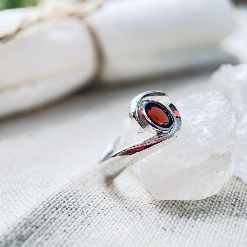 Garnet ring 057 - 戒指 - 其他金属 银色