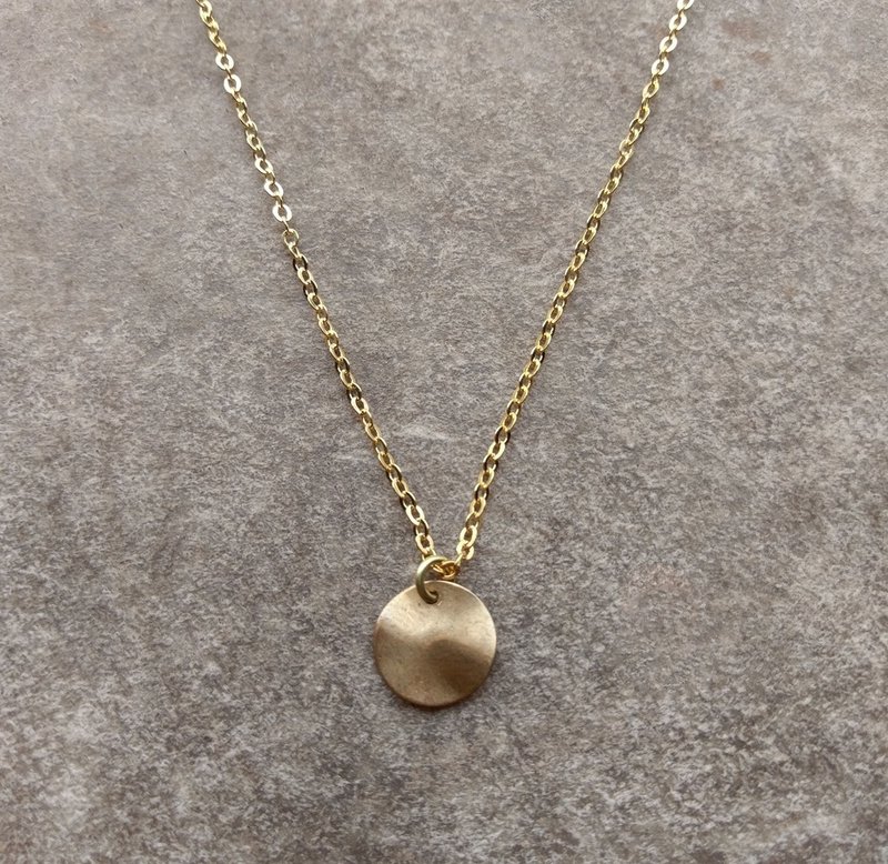 洗旧黄铜圆坠项链 - 项链 - 其他金属 