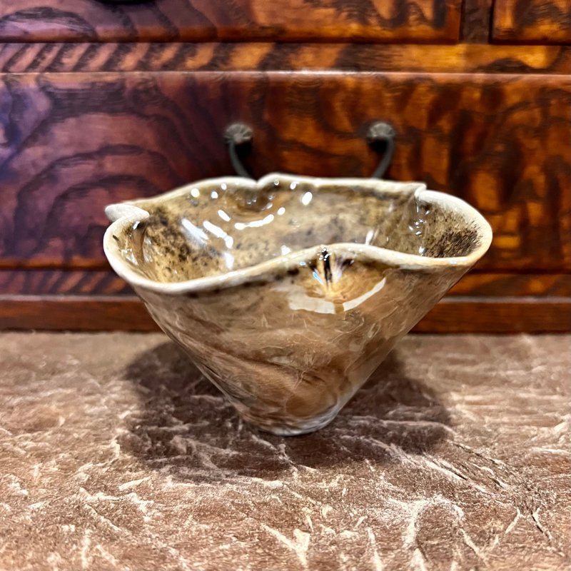 柴烧幻彩贝壳光花型茶杯 / 茶具 / 小平凡手作 - 茶具/茶杯 - 陶 