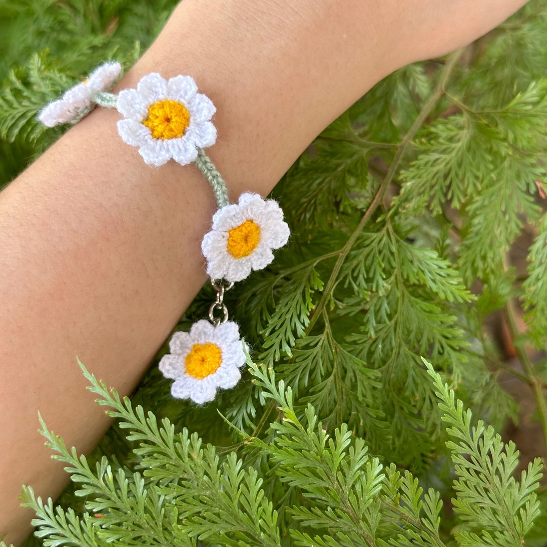 Blooming Daisy Crochet Bracelet - 手链/手环 - 绣线 白色