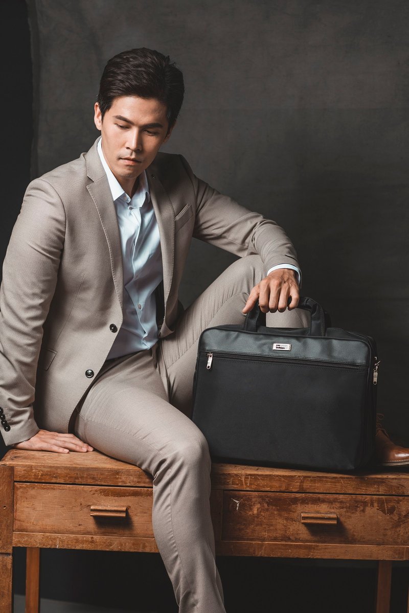 U2Bags - Nostalgic -消光尼龙商务公文包 上班包 电脑包 -1421 - 公文包/医生包 - 尼龙 黑色