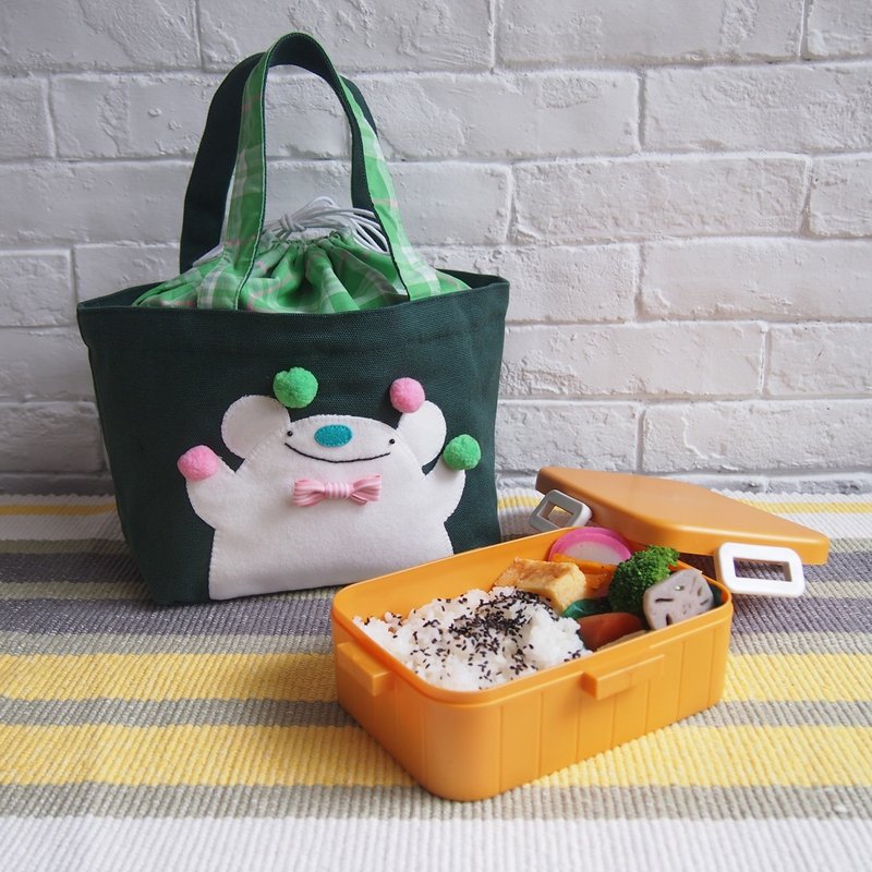 【白熊绅士玩杂耍！】大泥 x Goodafternoonwork 白熊字母手工帆布便当包 墨绿拼绿白格子布（现货） - 手提包/手提袋 - 棉．麻 