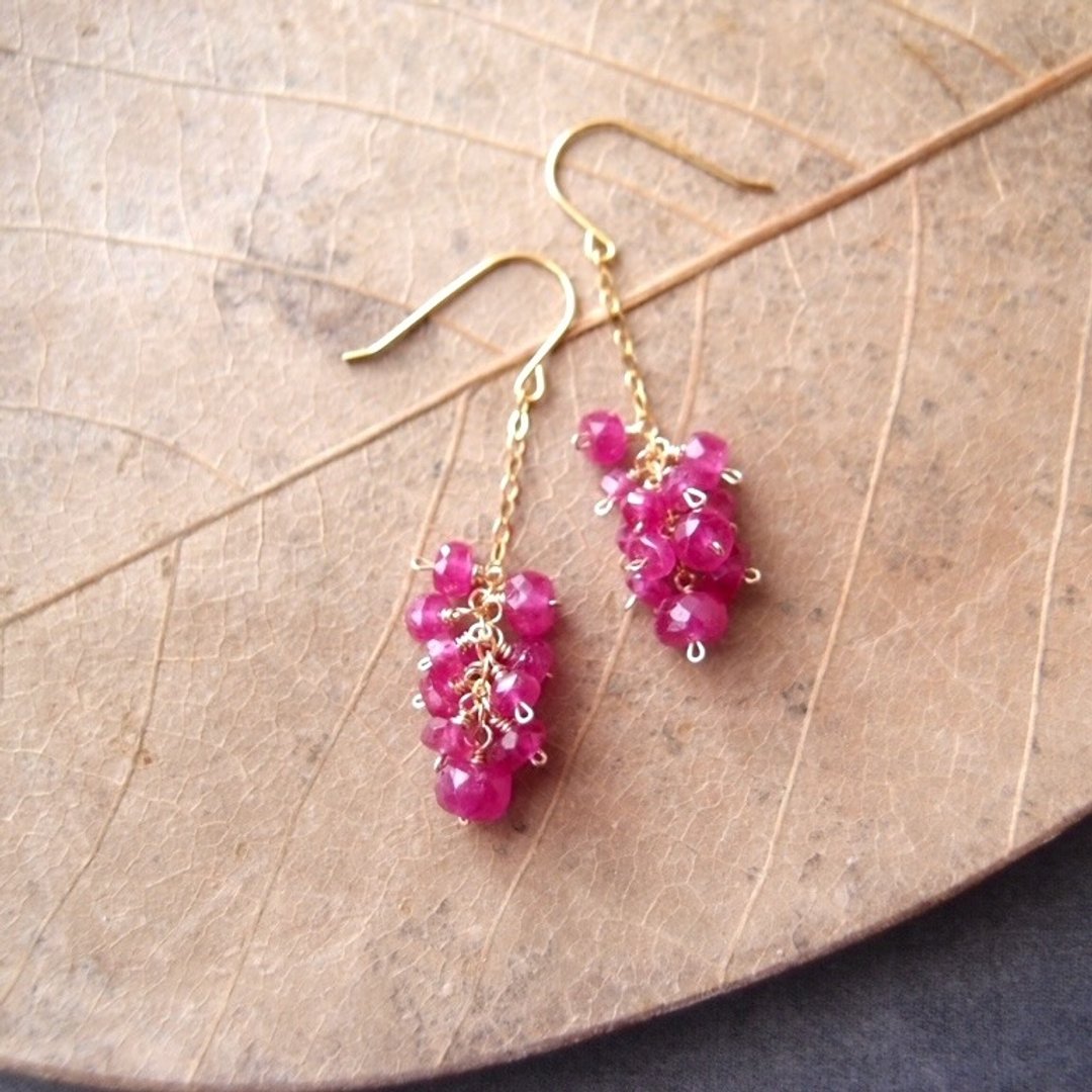 【K14gf】Ruby Chain Earrings 宝石级红宝石 链式耳针 - 耳环/耳夹 - 宝石 粉红色