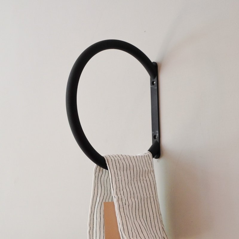 【Hübsch】－990923 黑色简约金属毛巾架新年礼物 - 衣架/挂勾 - 其他金属 黑色