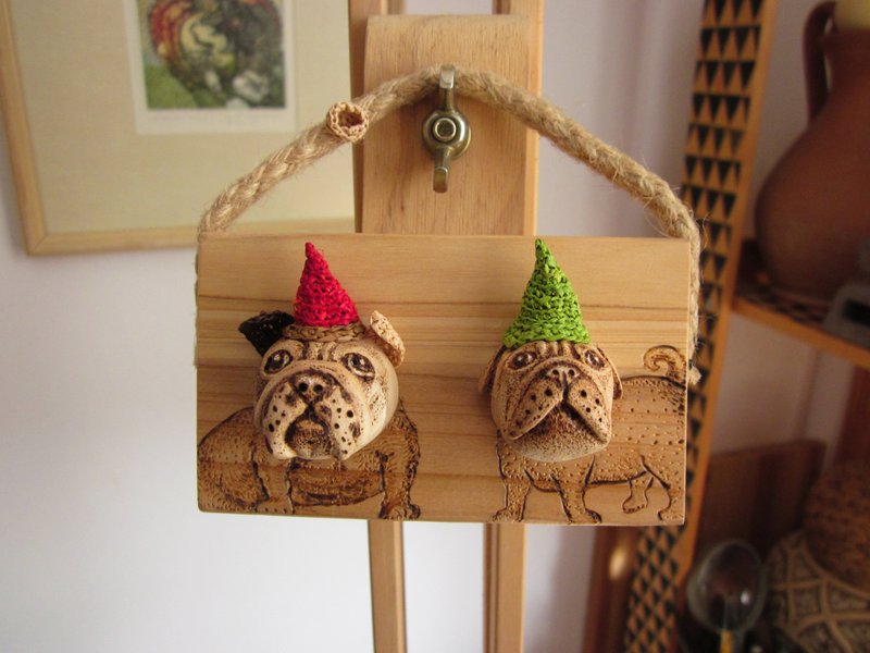 英国斗牛犬和哈巴狗木雕 - 墙贴/壁贴 - 木头 绿色