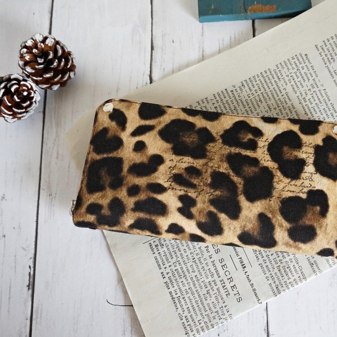 Leopard pattern of round zipper wallet - 皮夹/钱包 - 棉 咖啡色