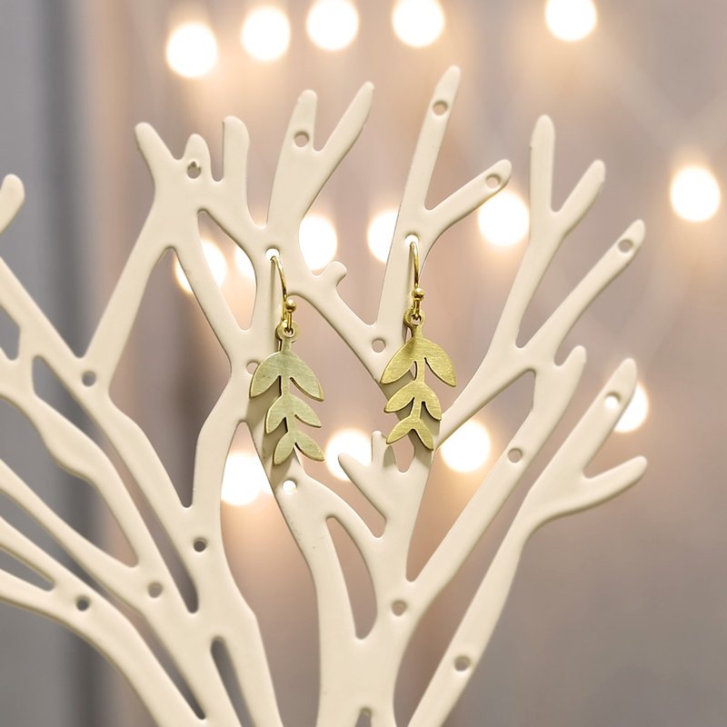 Fern leaf brass earrings - 耳环/耳夹 - 铜/黄铜 金色
