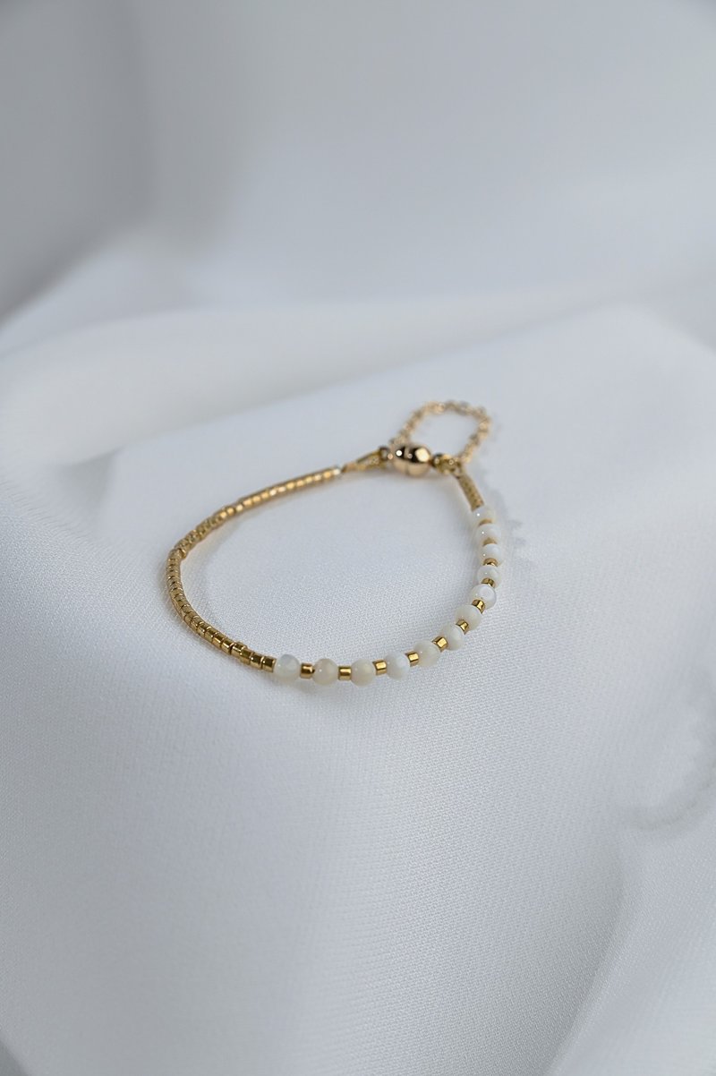 磁扣手链 / 贝壳 / JIEGEM   姊的珠宝 - 手链/手环 - 贝壳 白色