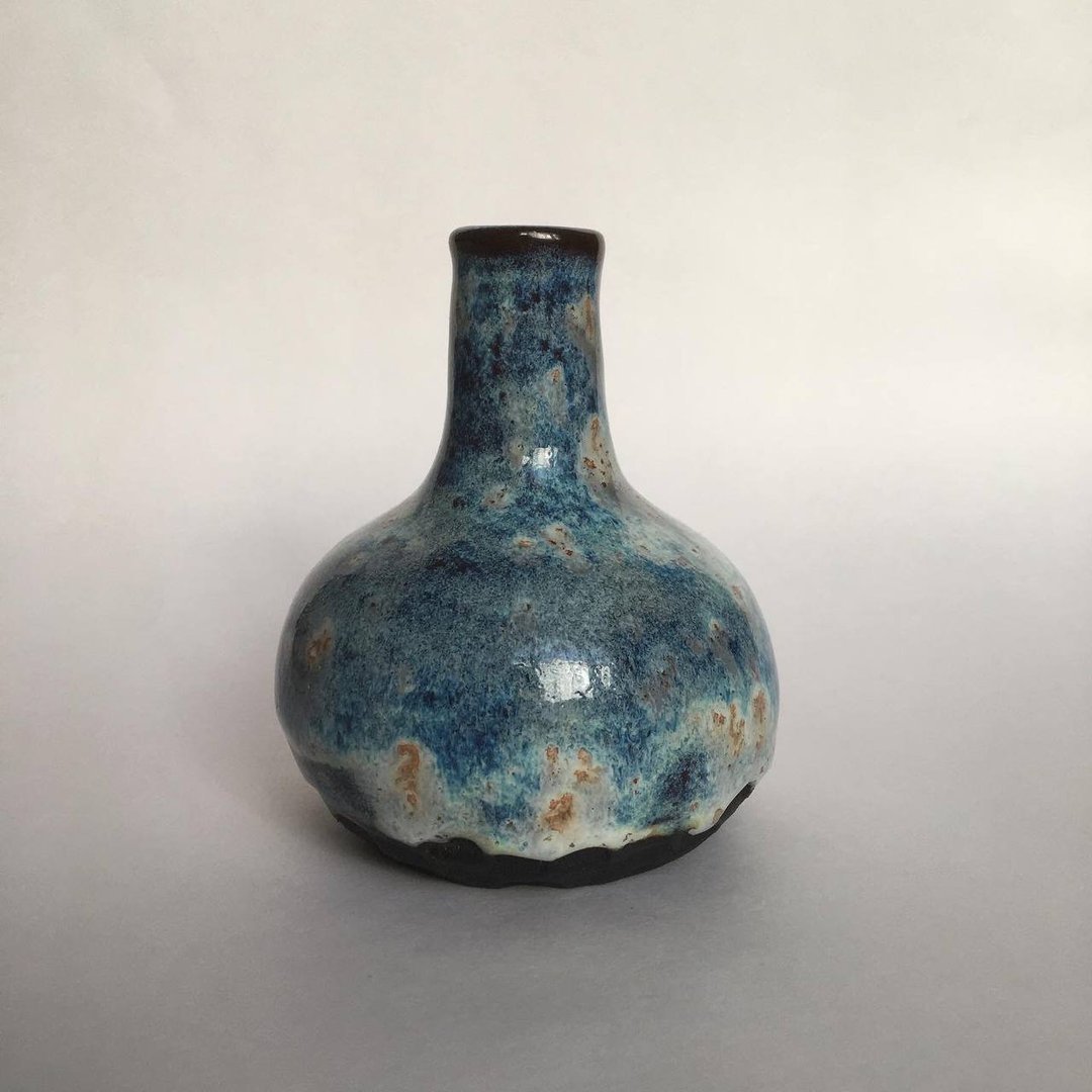 Small Black and Blue Carved Ceramic Vase - 花瓶/陶器 - 陶 蓝色