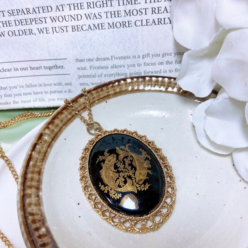 【西洋古董饰品】Pakula精美双鱼黑底金珐琅层次素描感 胸章胸针 - 项链 - 贵金属 黑色