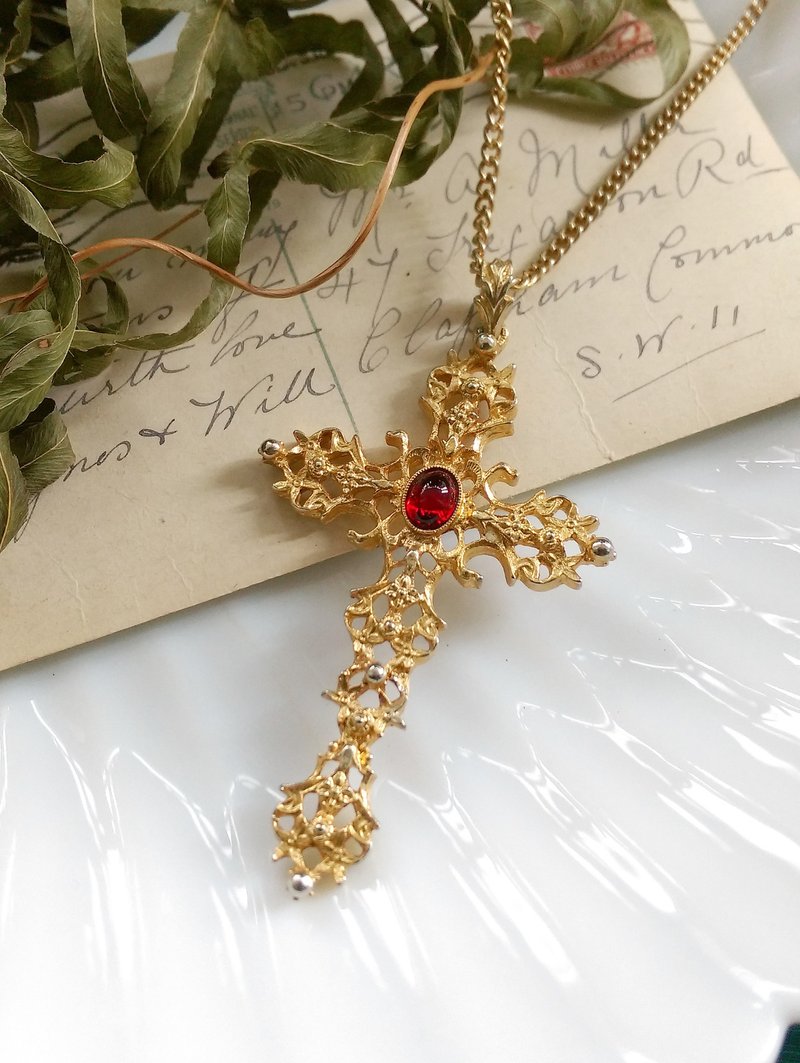 AVON 1974年 Romanesque Cross 项链。西洋古董饰品 - 项链 - 其他金属 银色