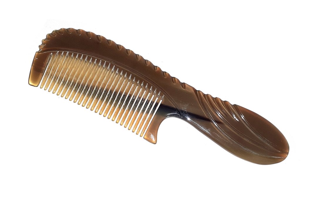 Hair Combs Anti-Static, Hair Accessories Handmade from Bull Horn. - 彩妆刷具/镜子/梳子 - 环保材料 咖啡色