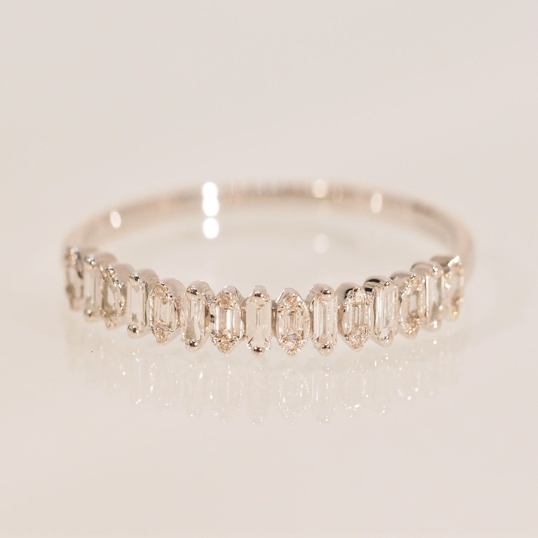 18K金钻石榄尖形戒指 18K Gold Diamond Marquise Band Ring - 戒指 - 贵金属 