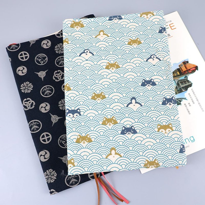 Chuyu 16K台湾花布多功能可调式书衣/书皮/书套 - 书衣/书套 - 棉．麻 白色