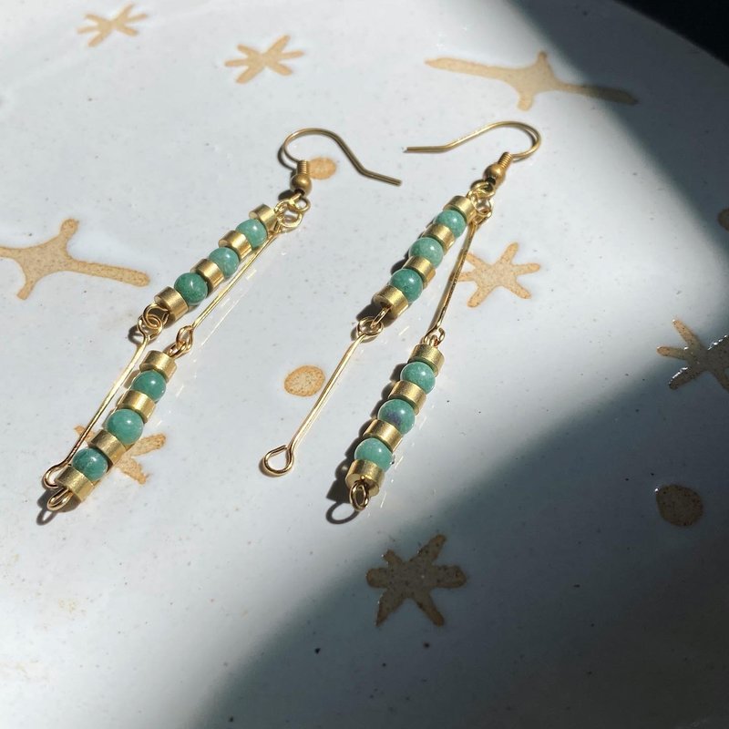 【Lost and find】天然石 东陵玉 耳环 - 耳环/耳夹 - 宝石 绿色