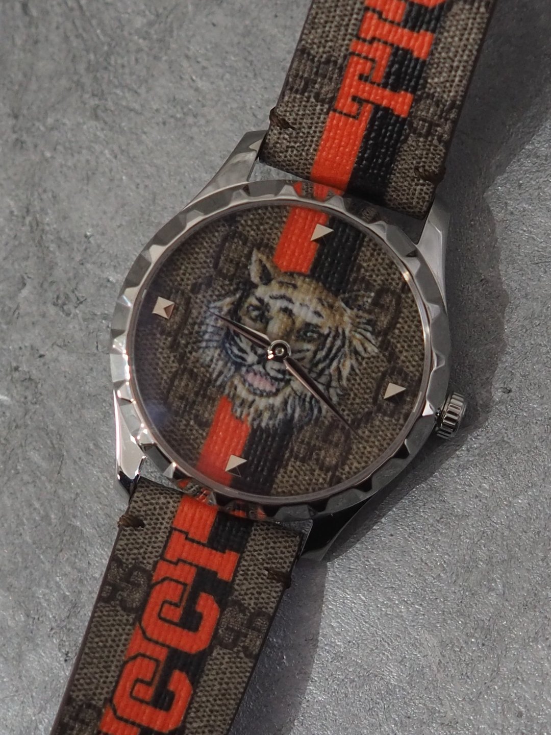 GUCCI G Timeless Tiger 手表银男士 复古 - 男表/中性表 - 不锈钢 银色