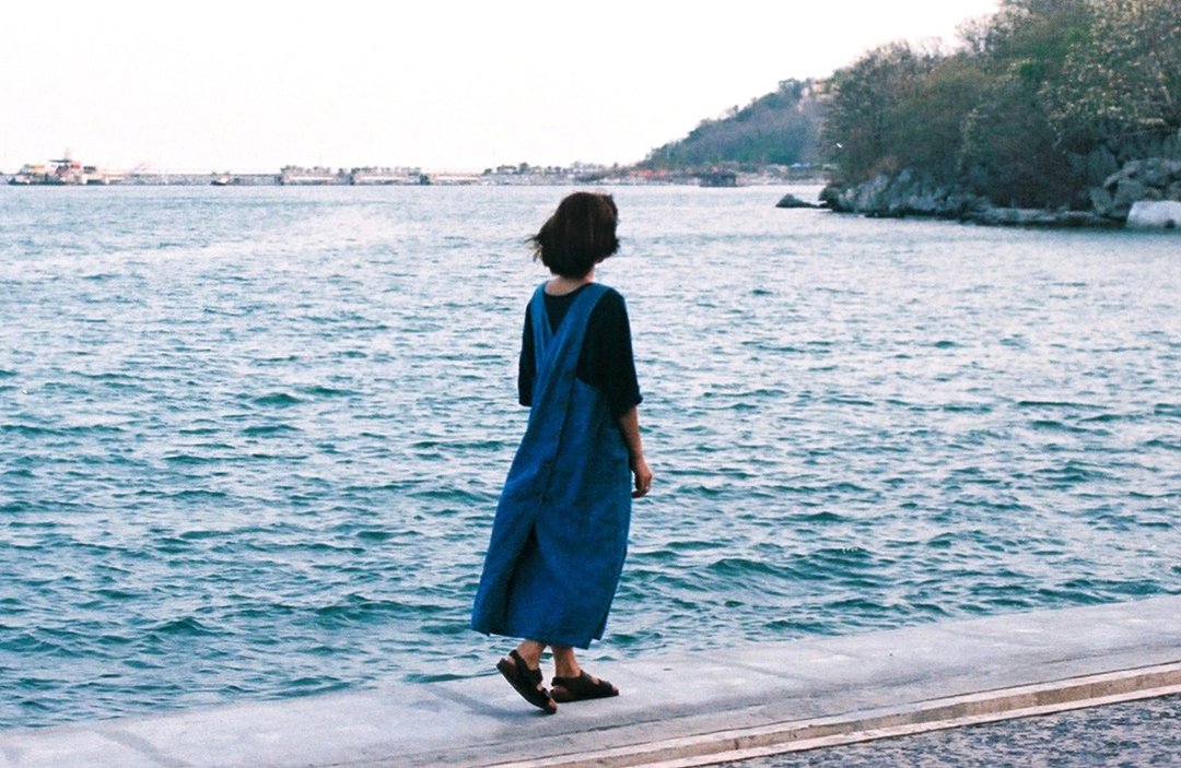 Hand woven cotton Pinafore Dress | Midnight blue Indigo dyed - 背带裤/连体裤 - 其他材质 蓝色