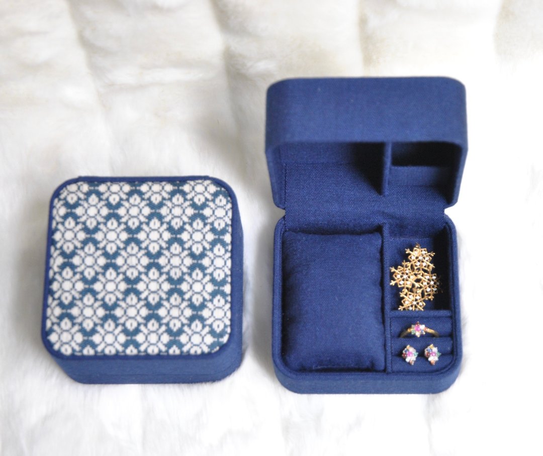 Watch and Accessories Box (Pikun Flower) - 其他 - 棉．麻 蓝色