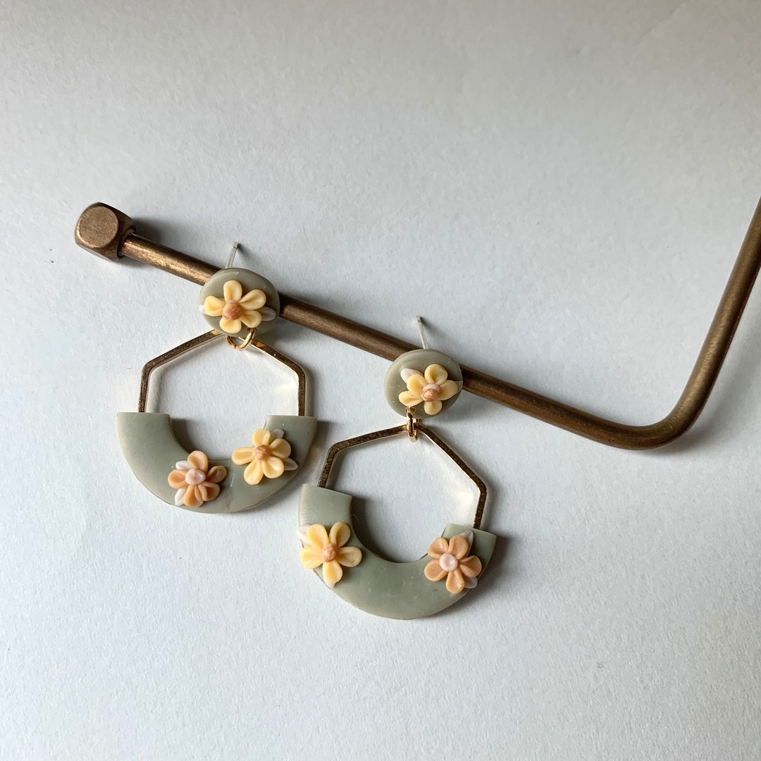 花花软陶耳环 | 灰绿 | 粉紫 | 纯银耳针 | 耳夹 - 耳环/耳夹 - 粘土 紫色